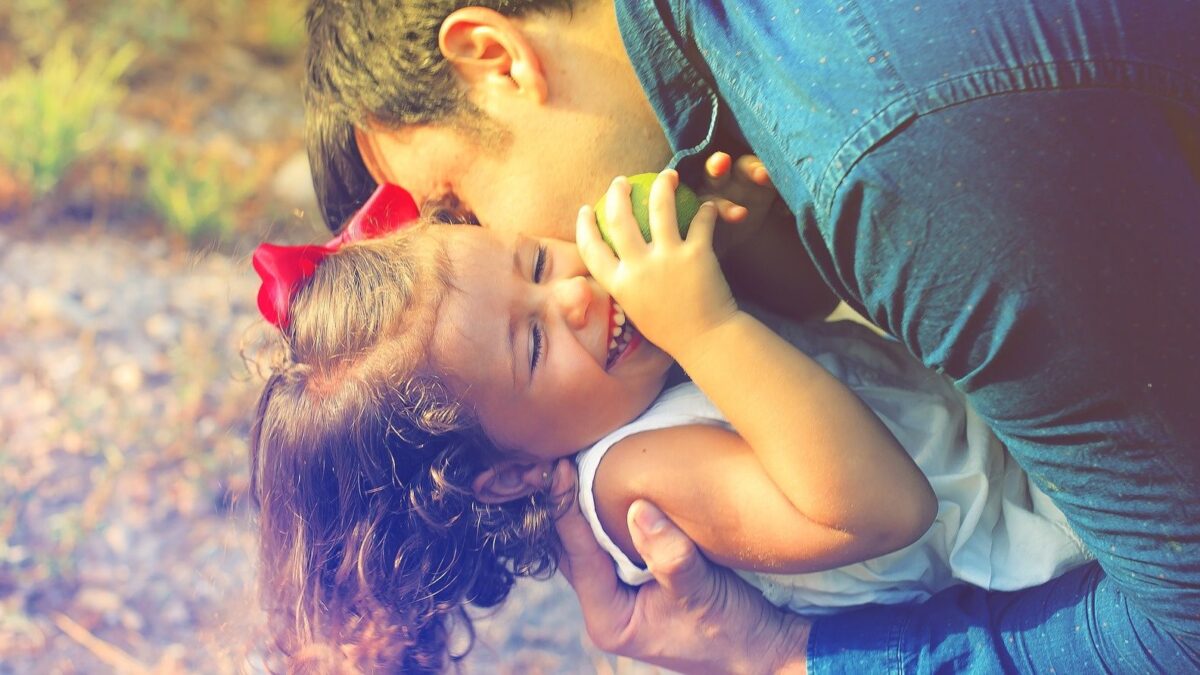 Attenti a quello che diciamo con i figli. Le parole influenzano il loro destino
