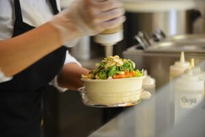 Le app del cibo si fanno la guerra per i dati: il primo caduto è il country manager di Glovo