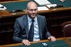 Disabili e anziani tartassati dal fisco e costretti al nero