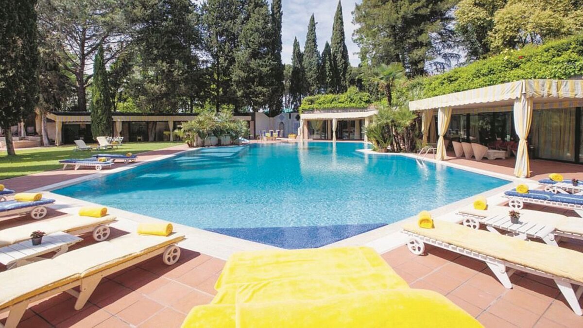 L’uomo del crac Etruria gestisce la villa per dive del cinema e popstar