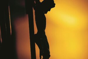 Non si può vivere senza la forza della Croce