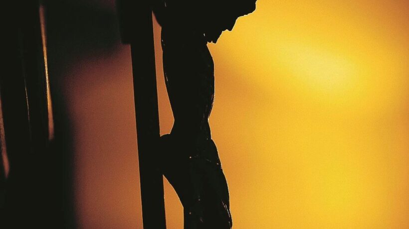 Non si può vivere senza la forza della Croce