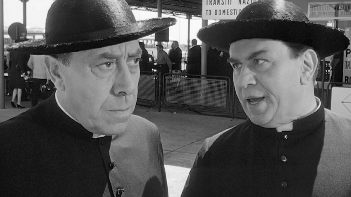 Neanche un prete per chiacchierare. Ma 9 italiani su 10 vogliono don Camillo