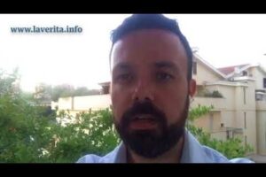 La Grecia è in fiamme, ma la Troika batte cassa