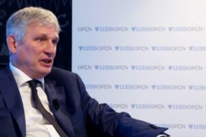 Il consigliere di Conte sarà Benassi, l’ambasciatore che ci difese dallo «Spiegel»