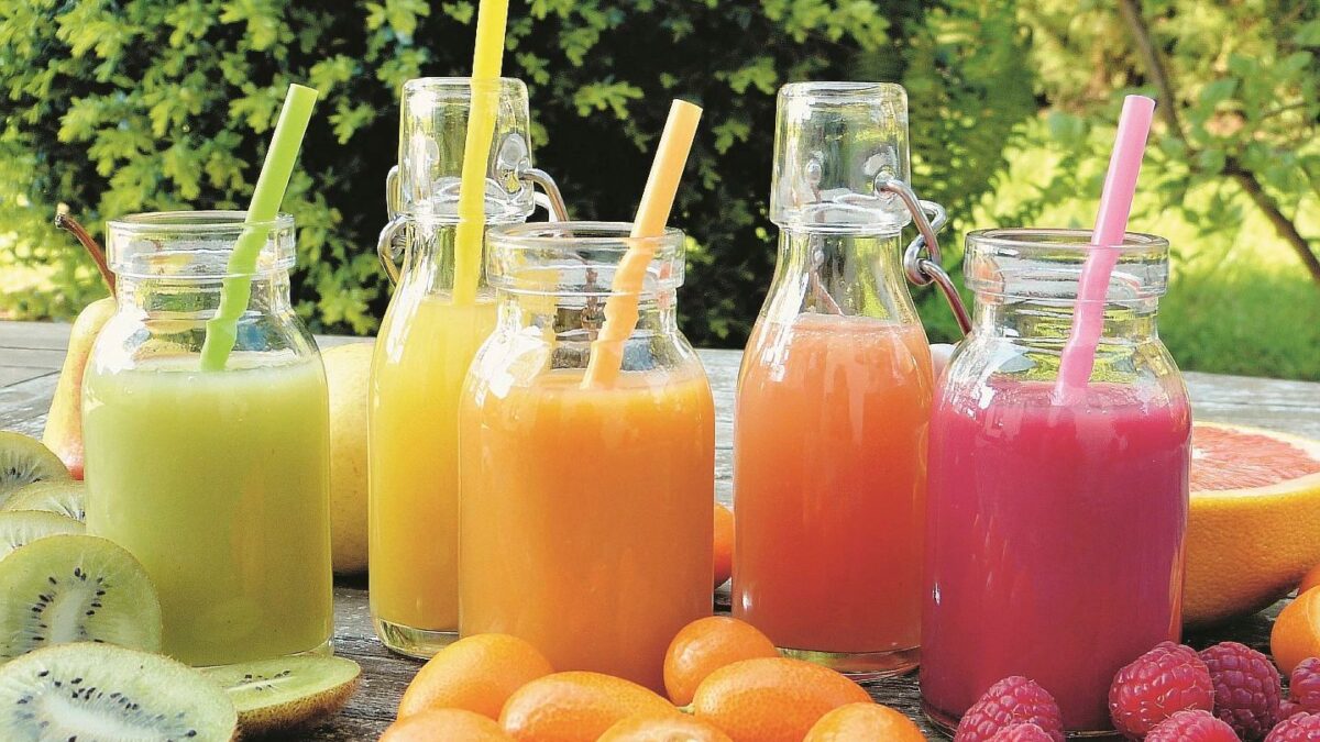 Dal succo senza frutta al latte non latte, ecco come cercano di darcela a bere
