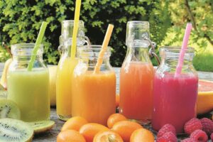 Dal succo senza frutta al latte non latte, ecco come cercano di darcela a bere