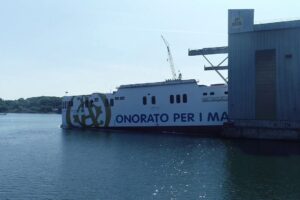 Onorato vara la nave per i marittimi italiani
