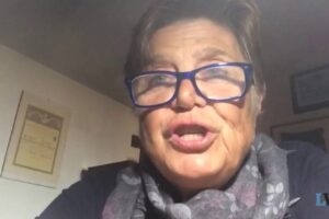 Caro Cacciari, lei si vergogna di essere italiano? Noi ne siamo fieri