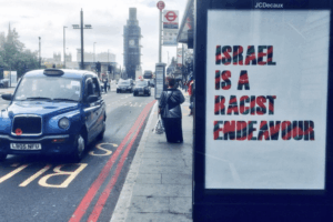 A forza di islam a tutti i costi, le strade di Londra diventano antisemite