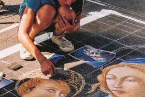 Con l’effimero i madonnari onorano il sacro