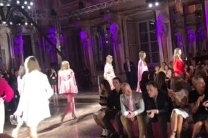 Milano moda donna apre con Luisa Spagnoli. La sfilata a Palazzo Reale per festeggiare 90 anni di eleganza