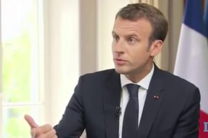 Macron vuole il 2,8% di deficit, più dell’Italia. Ora l’Europa si trova in fuorigioco