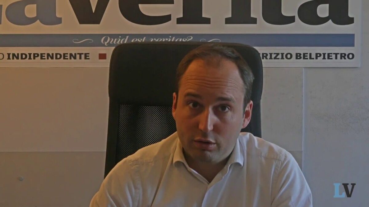 Per Moscovici l’Italia rischia il fascismo. Ma quando era ministro se la prendeva con gli euroburocrati