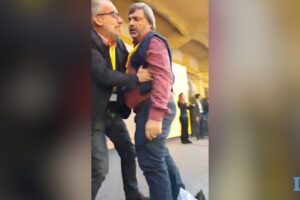 Il factotum di Zingaretti mena chi lo contesta