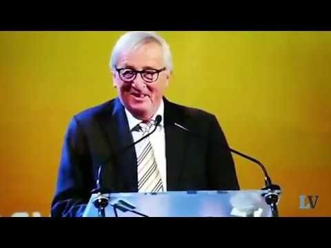 Juncker fa il clown per sfottere la May. Ma è solo un insulto all’Europa