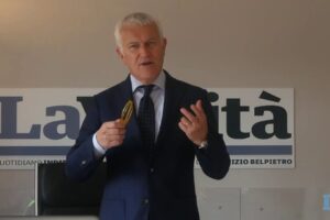 Gli eurobolliti perdono a casa loro ma vogliono dettare ancora legge