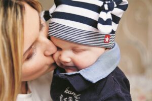 Anche troppa mamma è sbagliato. «Pericoloso vampirizzare i figli»