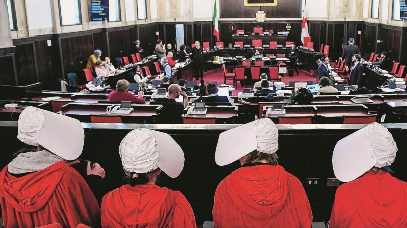 L’ultima battaglia della sinistra: zittire chi porta la vita in politica