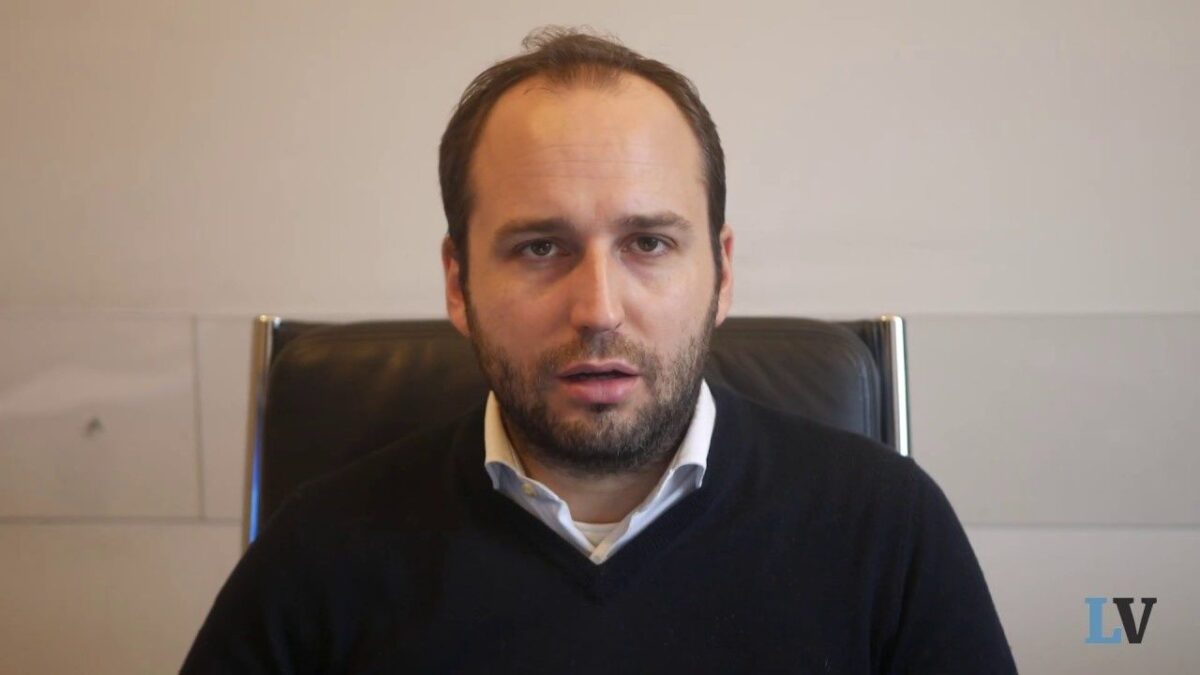La Commissione ci boccia: un verdetto contraddittorio, perché politico ma con pretesti tecnici