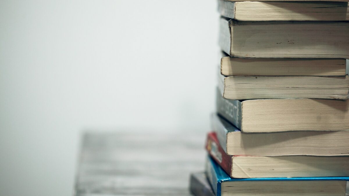 I libri che rifiutano la propaganda e spiegano la storia senza bugie