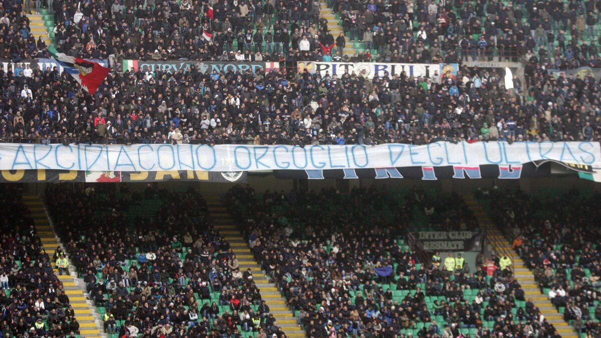 La sinistra fa propaganda e gli imbecilli delle curve si trasformano in fascisti