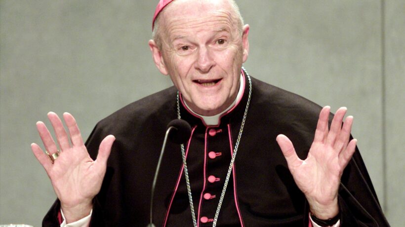Un altro minorenne accusa McCarrick. Ma il dossier Viganò rimane un tabù