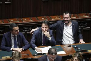 Quota 100 anche sotto i 62 anni se le aziende assumeranno giovani