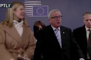 La passione traballante di Juncker per i capelli