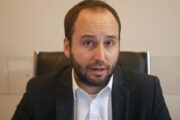 Accordo (per ora) sulla manovra, ma la credibilità della Commissione esce indebolita
