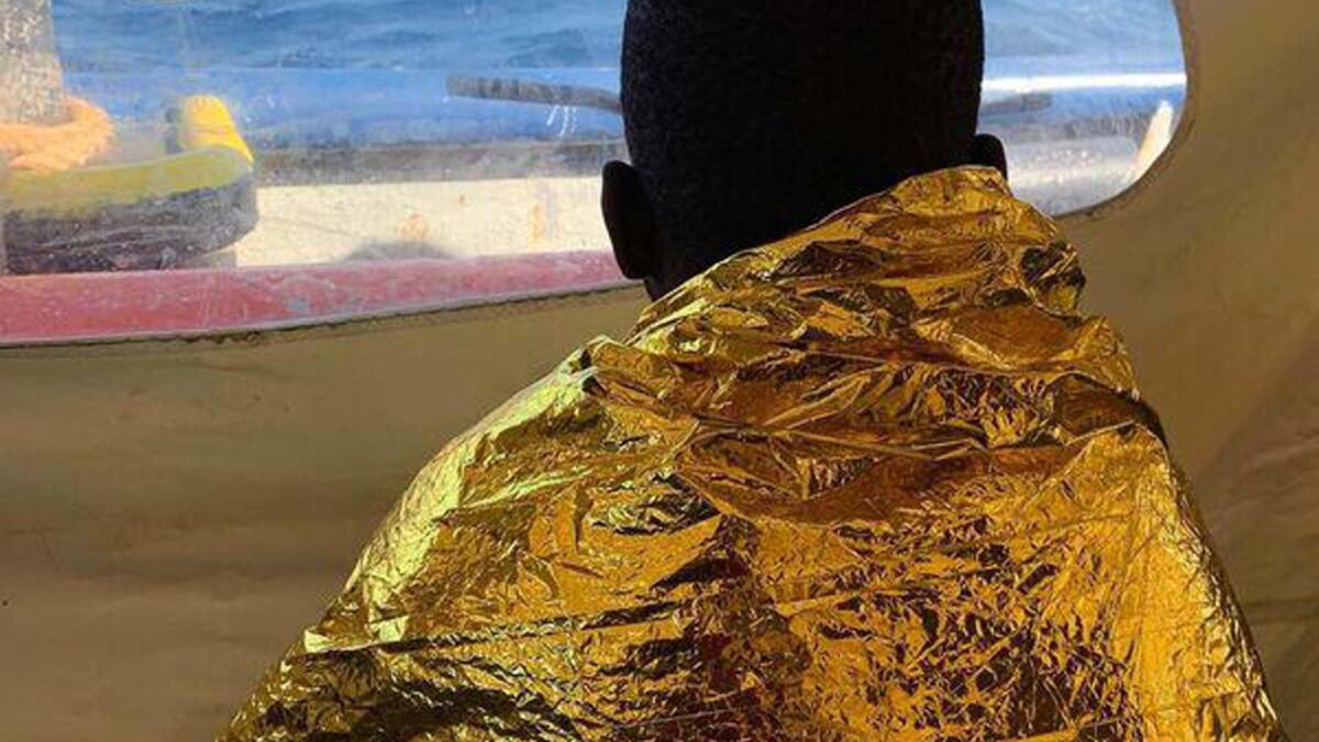 «Sulla Sea Watch non c’è emergenza». Smontato il ricatto dei bimbi senza cibo
