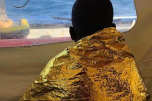 «Sulla Sea Watch non c’è emergenza». Smontato il ricatto dei bimbi senza cibo
