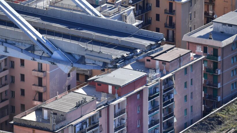 Autostrade, altro blitz dei pm: «Hanno falsificato i dati sui pericoli per cinque ponti»