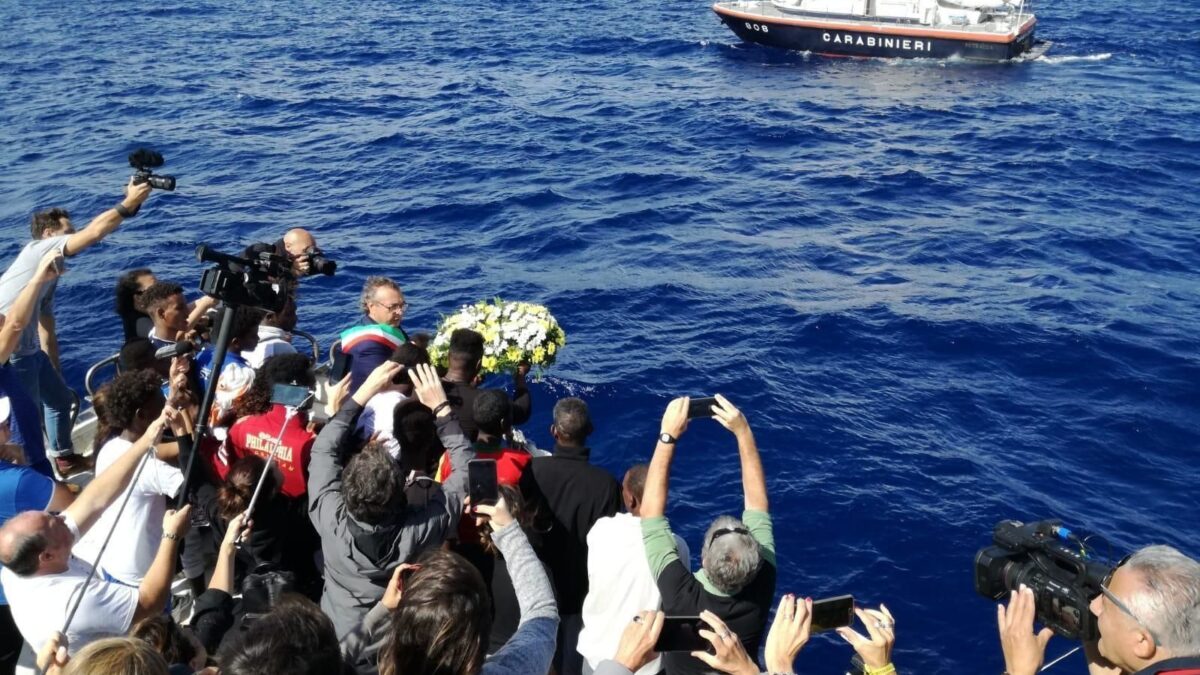 Non solo propaganda. Qualcuno i naufragi vuol causarli davvero