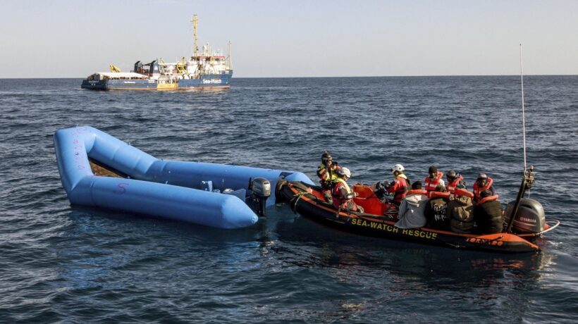 La Sea Watch punta dritta alla Sicilia. Di Maio la rimbalza verso la Francia