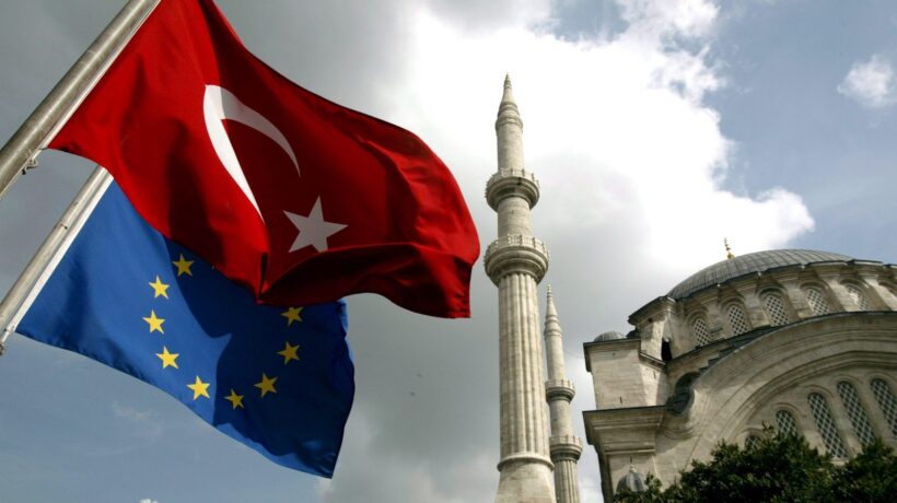La Turchia butta giù la sua lira. Il conto va a chi ha l’euro in tasca