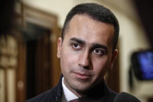 Sfruttano i lavoratori ed evadono le tasse. «Ma per le cooperative ora finisce la pacchia»