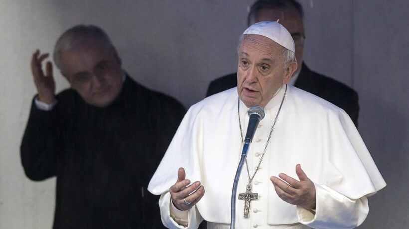 «Aiutiamoli a casa vostra». Pd e Vaticano nel panico per i valdesi