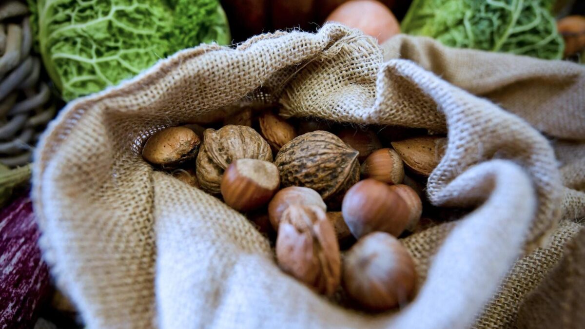 Gusto invernale. La frutta secca fa bene al cuore. Però state attenti alle calorie
