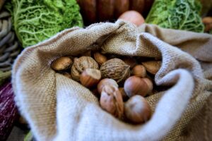 Gusto invernale. La frutta secca fa bene al cuore. Però state attenti alle calorie