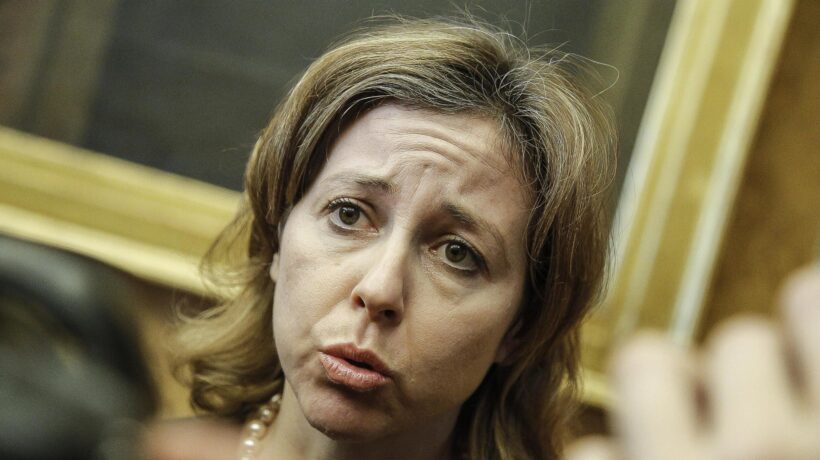 La Grillo oggi vuole imporre i vaccini. Ma ieri chiedeva di abolirli nella Pa