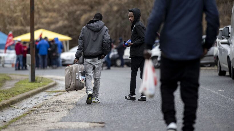 Schiavi migranti per il business degli stracci