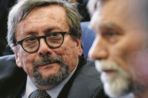 L’uomo che vuole tutti i porti aperti guadagna il doppio grazie a Delrio