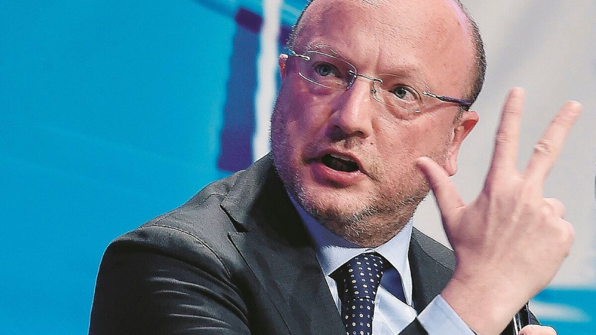 Il suicidio di Confindustria: sposare Landini