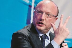 Il suicidio di Confindustria: sposare Landini