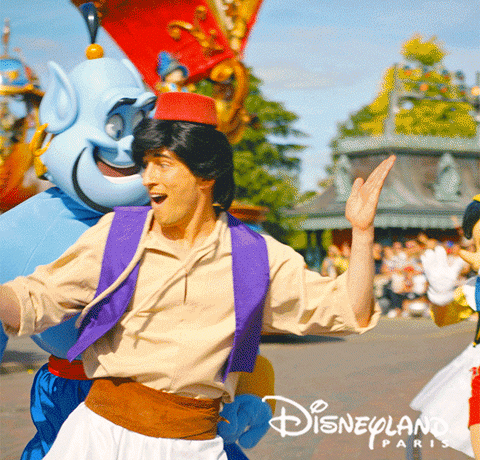 Topolino festeggia il gay pride a Disneyland