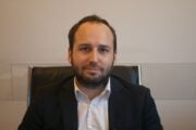 Che differenza c’è tra De Falco e i cosiddetti “responsabili” di qualche anno fa? Al lato pratico, quasi nessuna