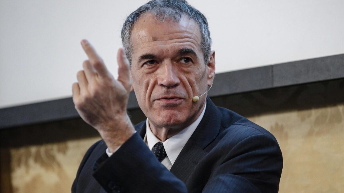 Cottarelli pagato per sparare sul governo