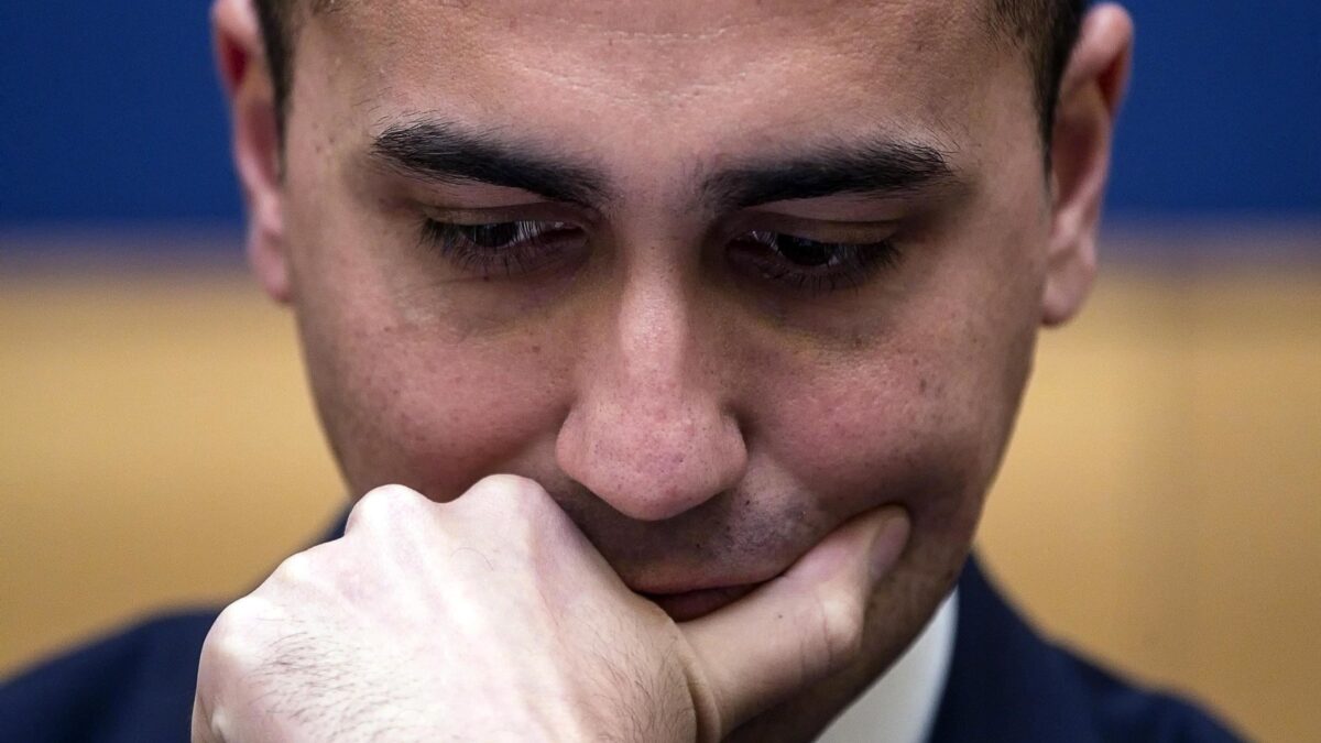 E Di Maio chiamò Fs: «Prendetevi Alitalia». Le 34 ore drammatiche del cda