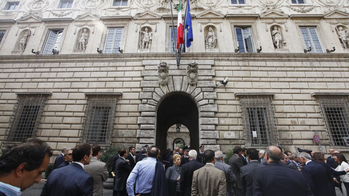 «Corruzione al Consiglio di Stato. Soldi ai giudici e sentenze pilotate»